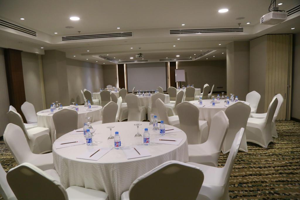 Continent Sumou Hotel Khobar Buitenkant foto